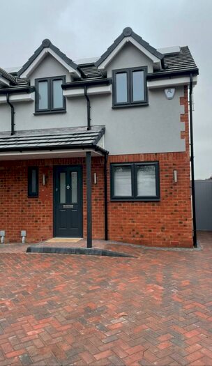 3 Bedroom End Of Terrace House To Rent In Oaklands Lane, Smallford, AL4