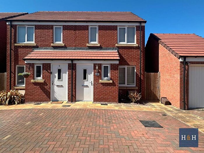 2 Bedroom House To Rent In Ogilvie Avenue, Scholars Green -, NN2