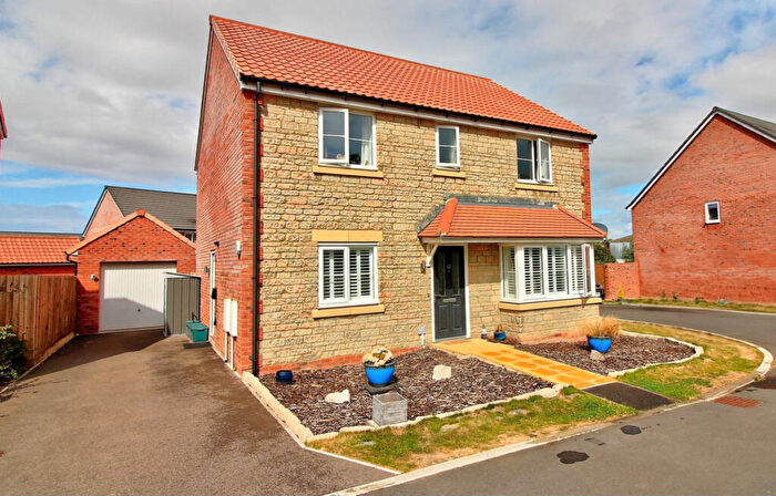 4 Bedroom Detached House For Sale In Jenkinson Way, Gloucester, GL12