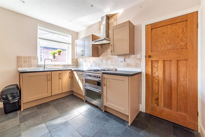 2 Bedroom Flat To Rent In Guelder Road, Newcastle Upon Tyne, NE7