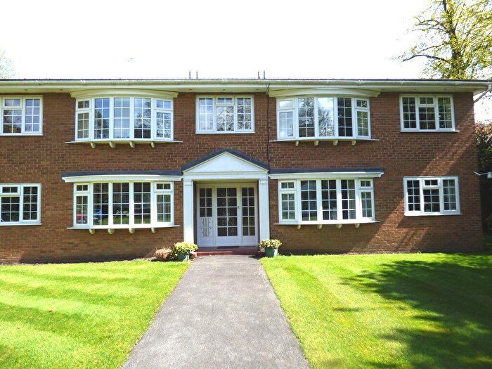 2 Bedroom Apartment To Rent In Dorchester Court, Brooklands Rd, Sale, M33
