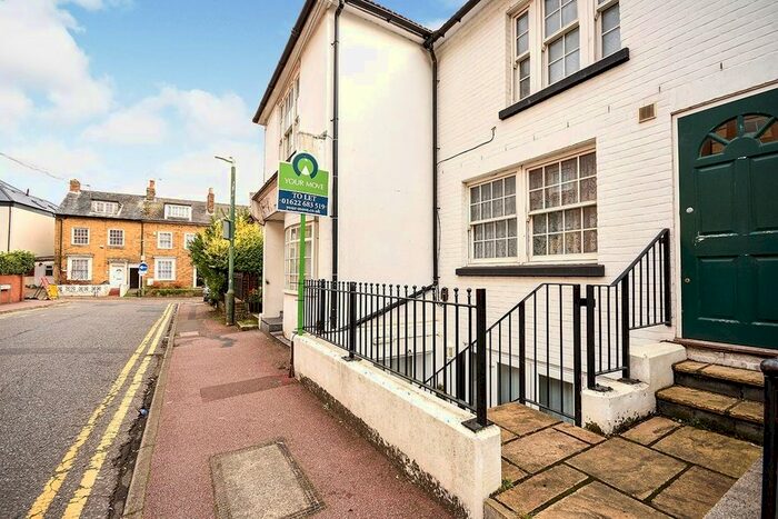 2 Bedroom Flat To Rent In Marsham Street, Maidstone, Kent, ME14