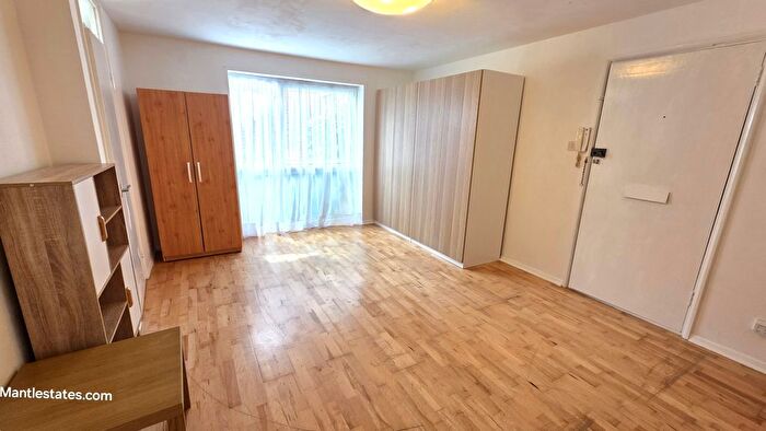 1 Bedroom Flat For Sale In Shurland Avenue, East Barnet, EN4