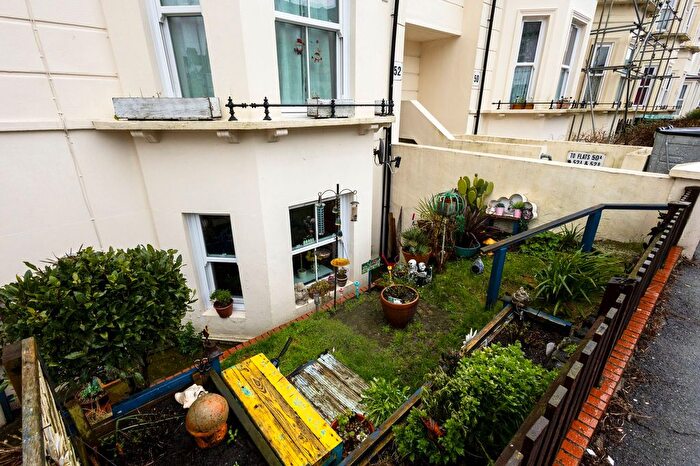 1 Bedroom Flat For Sale In Cheriton Road, Folkestone, CT20