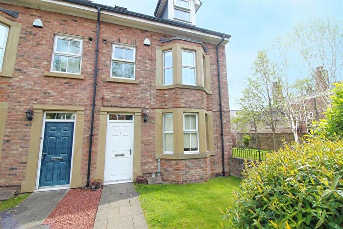 4 Bedroom End Of Terrace House For Sale In Palace Road, Ripon, HG4