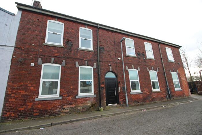 1 Bedroom House Of Multiple Occupation To Rent In Pitt Street, Heywood, OL10