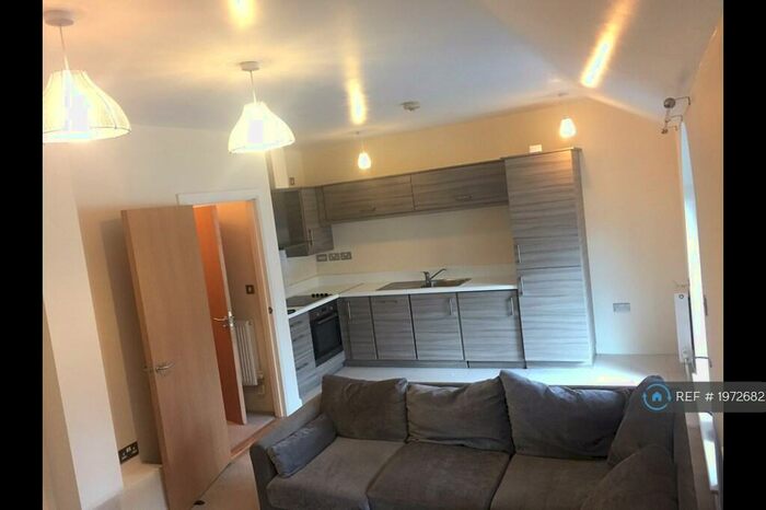 1 Bedroom Flat To Rent In Woodstock Road, Croydon, CR0