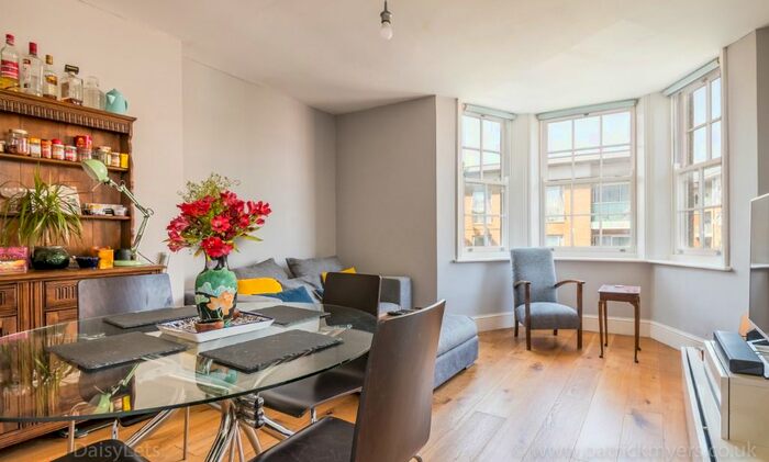 1 Bedroom Flat To Rent In Oakhurst Grove, East Dulwich, London, SE22