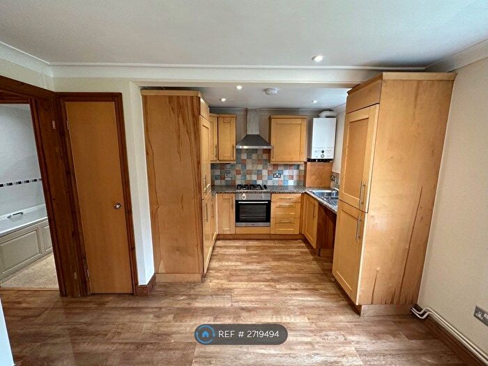 1 Bedroom Flat To Rent In Llys Newydd, Llanelli, SA14