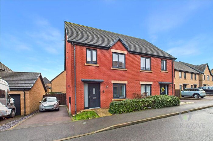 3 Bedroom Semi Detached House For Sale In Kesteven Way, Little Stanion, Corby, Northamptonshire, NN18