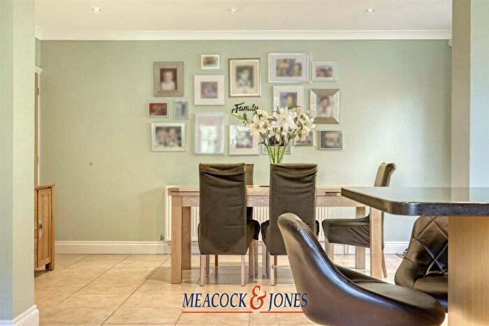 5 Bedroom Detached House For Sale In Harpers Lane, Doddinghurst, Brentwood, CM15