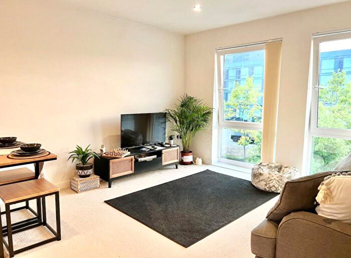 1 Bedroom Apartment To Rent In Drake Way, Kennett Island, Reading, RG2