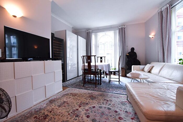 2 Bedroom Flat To Rent In Wigmore Street, London, W1U