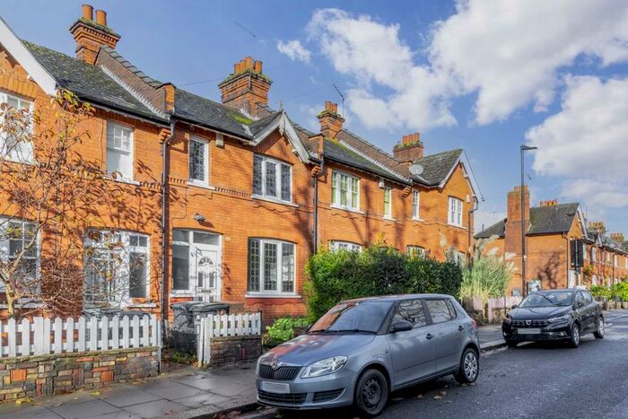 2 Bedroom Terraced House To Rent In Nightingale Lane, London, N8