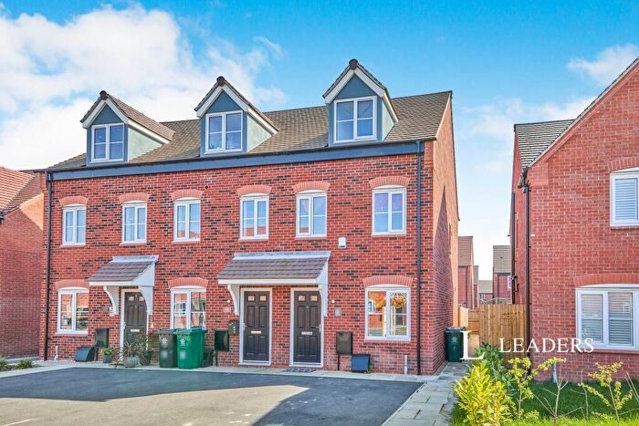 3 Bedroom Semi-Detached House To Rent In Portchester Drive, Boulton Moor, DE24