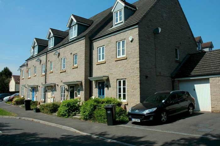 3 Bedroom Semi-Detached House To Rent In Pear Tree Avenue, Long Ashton, BS41