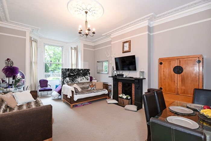 2 Bedroom Flat To Rent In Mattock Lane, Ealing, W5