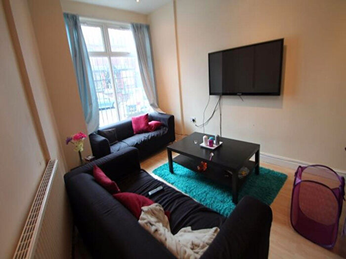 4 Bedroom House To Rent In Royal Park Grove, Leeds, LS6
