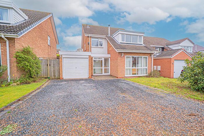 4 Bedroom Detached House For Sale In Hallcroft Way, Knowle, B93
