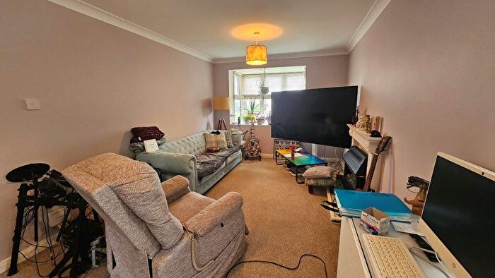 1 Bedroom Flat To Rent In Hudson Close, Eastbourne, BN23