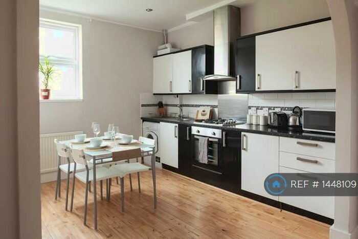 2 Bedroom Maisonette To Rent In Oval Road, Croydon, CR0