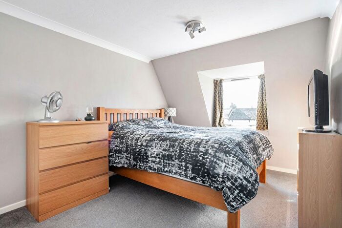 1 Bedroom Flat For Sale In Mornington Road, Bushwood Area, E11