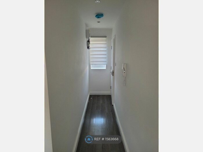 Studio To Rent In Dartford Kent, Dartford, DA1