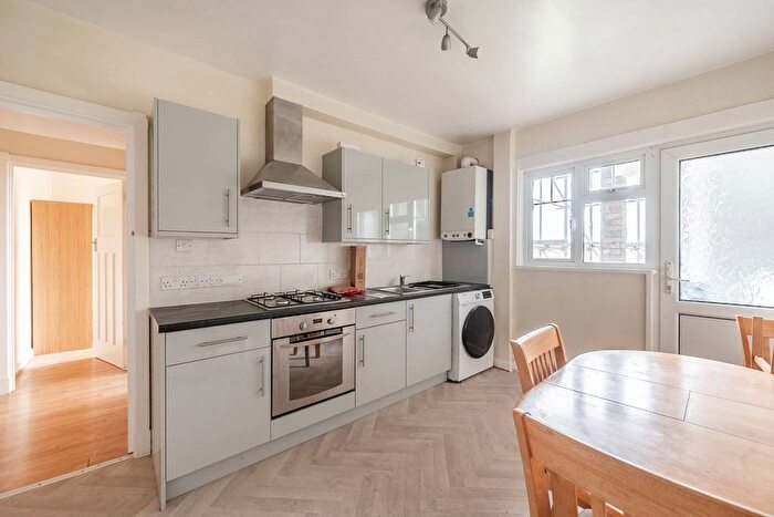2 Bedroom Flat To Rent In Minehead Court, Harrow, HA2