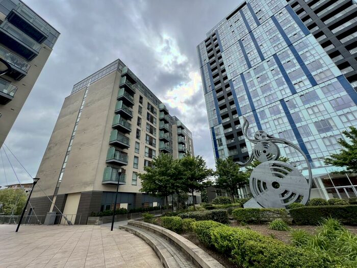 2 Bedroom Apartment To Rent In Cotterells, Hemel Hempstead, HP1