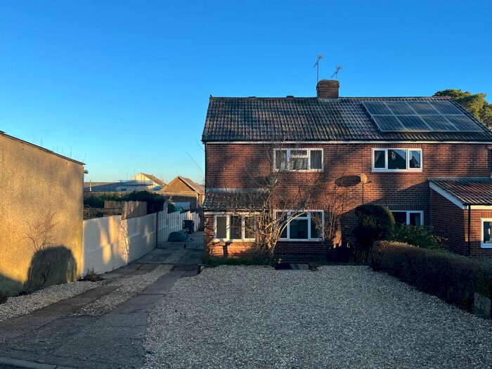 2 Bedroom Property To Rent In Furland Way, Crewkerne TA18