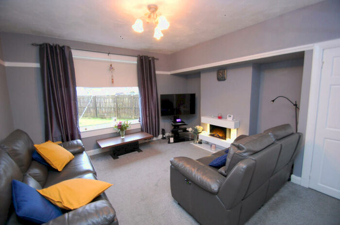 3 Bedroom Semi-Detached House For Sale In Maidland Road, Pollok, Glasgow, G53