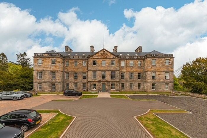 2 Bedroom Flat For Sale In Oak Avenue, Leslie, KY6