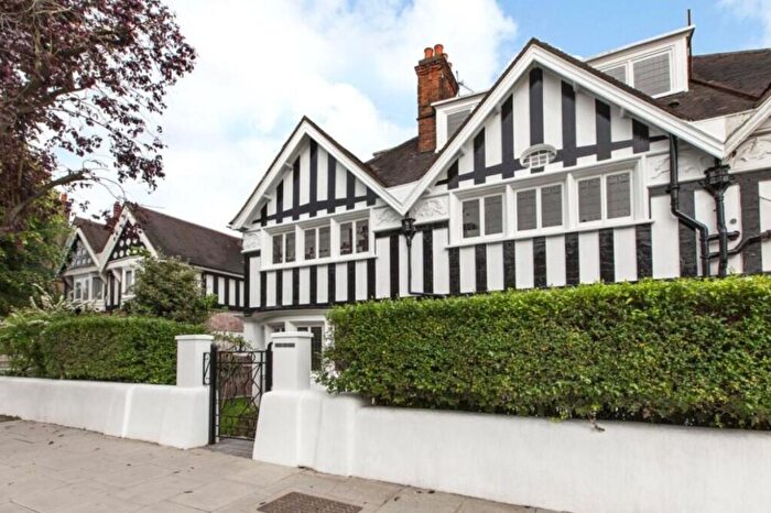 5 Bedroom Semi-Detached House To Rent In Kidderpore Avenue Hampstead, NW3