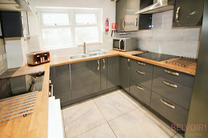 6 Bedroom Town House To Rent In Mansfield Road, Nottingham, NG1