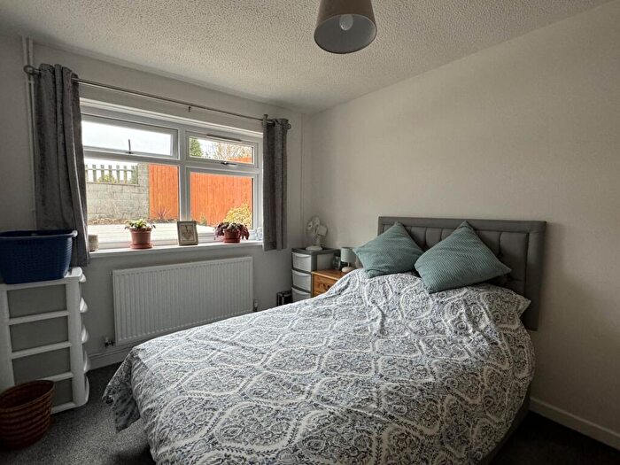 2 Bedroom Detached Bungalow For Sale In Derlyn Park, Tycroes, Ammanford, Carmarthenshire., SA18