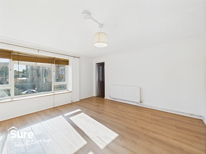 2 Bedroom Apartment To Rent In Hillary Road, Hemel Hempstead, Hertfordshire, HP2