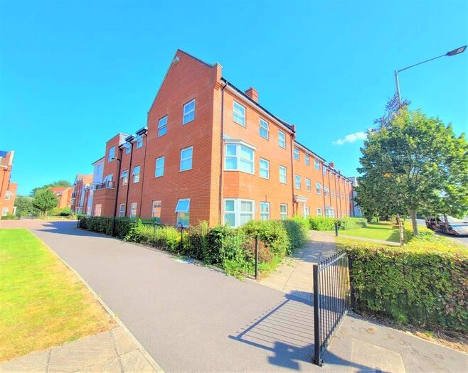 2 Bedroom Flat For Sale In Ashville Way, Wokingham, Berkshire, RG41