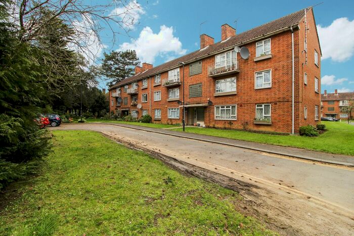 2 Bedroom Flat To Rent In Milman Close, Pinner, HA5