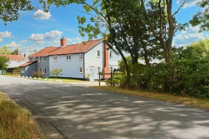 3 Bedroom Semi-Detached House For Sale In Grundisburgh, Woodbridge, IP13