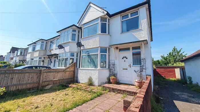 3 Bedroom Property To Rent In Grosvenor Crescent, Hillingdon, Uxbridge, UB10