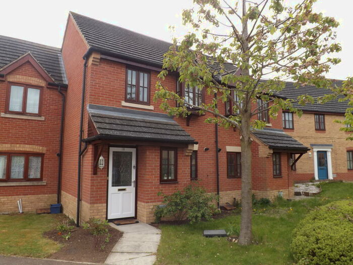 2 Bedroom House To Rent In Babylon Grove, Westcroft, MK4