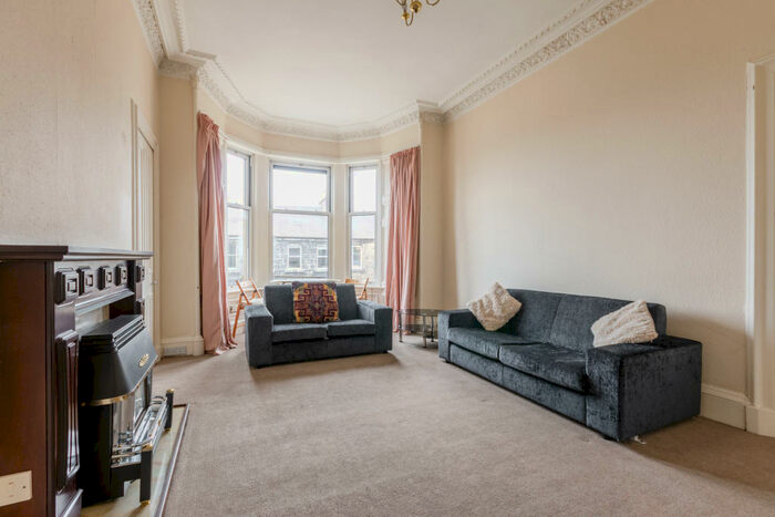 3 Bedroom Flat To Rent In Cadzow Place Edinburgh United Kingdom, EH7