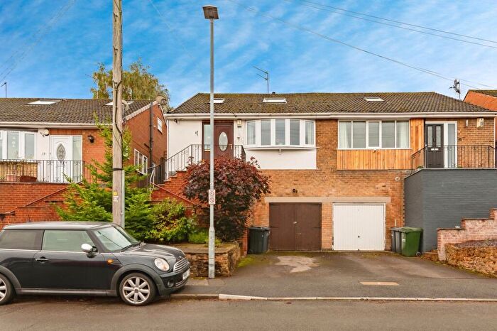 2 Bedroom Bungalow For Sale In Chesterfield Avenue, Gedling, Nottingham, Nottinghamshire, NG4