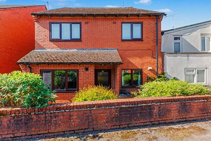 2 Bedroom Apartment For Sale In Victoria Mews, Warwick, CV34