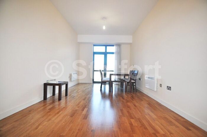 1 Bedroom Flat To Rent In Axminster Road, London, N7