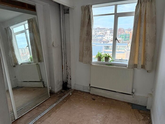 1 Bedroom Flat For Sale In Embassy Court, Kings Road, Brighton, BN1