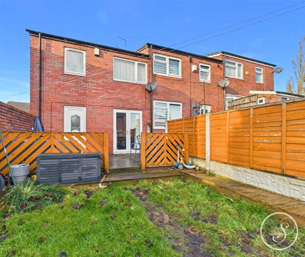 3 Bedroom End Of Terrace House For Sale In Third Avenue, Leeds, LS12