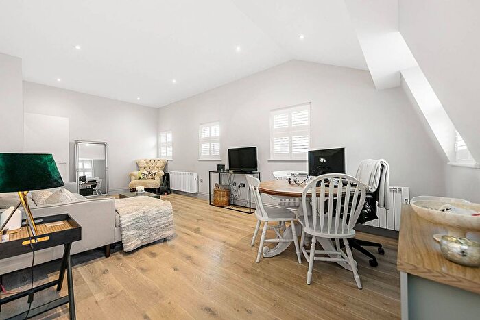 1 Bedroom Flat To Rent In Burlington Road, Fulham, London, SW6