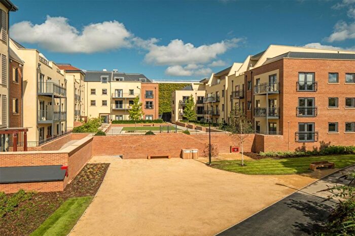 3 Bedroom Flat For Sale In Brightwells Yard, Farnham, Surrey, GU9