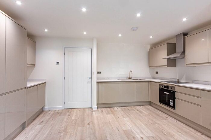 4 Bedroom Town House For Sale In Wentworth Road, Rushden, NN10